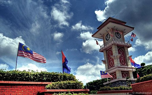 dari-selatan-kluang-malaysia+13050540411-tpfil02aw-27972