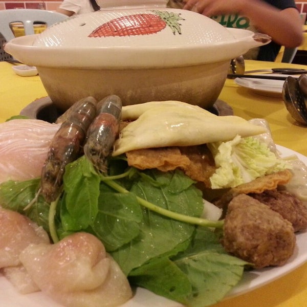 Farmland Porridge Steamboat 田园粥火锅- Johor Bahru, Johor