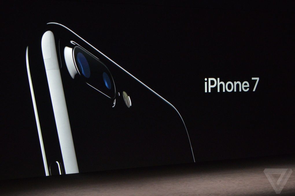 apple-iphone-watch-20160907-4624.0-min